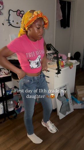 Fifteen in the 11th grade make sure y’all say that next time y’all steal my post of my daughter 😜😍 @nailzby_kirah #bayareanailtech #11th #grader #girlmom | Dajanaee Evans