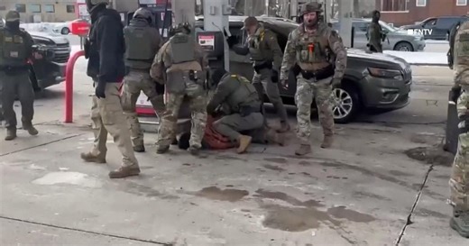 Minnesota lawmakers seek to make it easier to sue federal government, collect damages