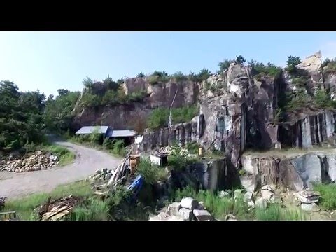 竜山石（兵庫県高砂市）－松下石材店採石場