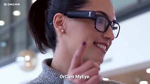 Agora os cegos e deficientes visuais podem ser mais independentes! Com a OrCam MyEye 2, uma pequena câmera inteligente que se conecta a qualquer par de lentes, você pode ler o jornal da manhã, ler qualquer livro e saber o que está no menu. Reconheça seus entes queridos, compre por conta própria e viva uma vida mais independente! Junte-se a dezenas de milhares de pessoas cegas e amblíopes em todo o mundo que mudaram suas vidas com OrCam. | OrCam