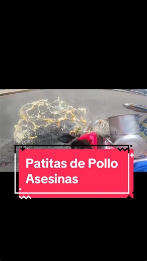 Patitas de Pollo: Un Humor Mortífero en Motocicleta
