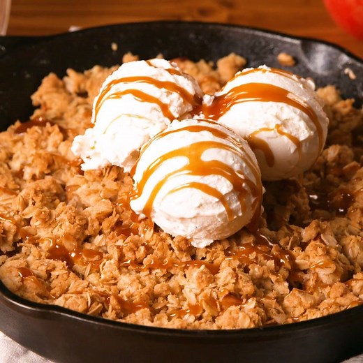 808K views · 9K reactions | This PERFECT Apple Crisp will get you so...