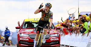 Jonas Vingegaard gagne la 11e étape du Tour de France et dépossède Tadej Pogacar du maillot jaune, Bardet 2e du général