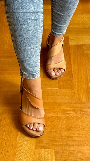 42 reactions · 3 comments | 﫶 100% KOŽA • MODEL F292 • 8.090 RSD 﫶 | Hop Hop SHOP | Facebook