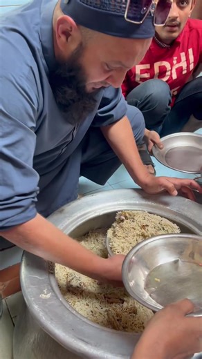 Edhi Main Admi Ko Kitna Khana Diyai Jata Hai?