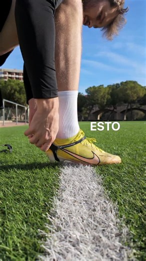 Aleks V. | Regalo de navidad perfecto para futbolistas 🎄 Código:”Aleks” -5% #Fútbol | Instagram