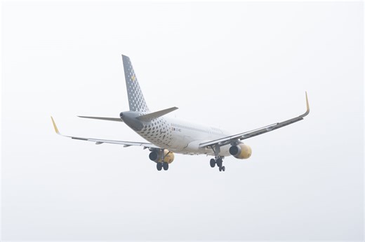 Pilot treated as hero after emergency landing in Sevilla