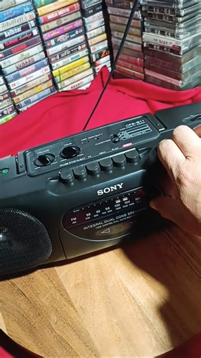 super 90s model 2in1 boombox Sony CFS-B11 AM FM 2 band radio recorder#shortsviral #viral YouTube