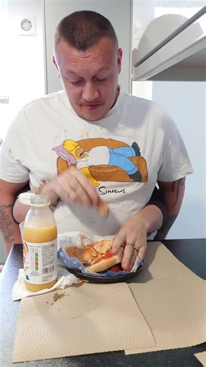 the wife helped me eat 😂 #husbandwifecomedy #😂😂😂 #couplecomedy #foodlover #fyp