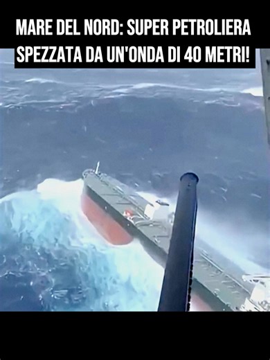 Nemmeno 300 metri di acciaio possono fermare l'oceano. 🏛️📈 In questo filmato agghiacciante dal Mare del Nord, una super petroliera viene centrata in pieno da un'onda anomala di 40 metri. Il video mostra la prua del gigante che scompare sotto un muro d'acqua nera, mentre la struttura scricchiola sotto una pressione inimmaginabile. Questo non è un film, è la forza bruta della natura che ci ricorda chi comanda davvero sul pianeta. bricks📈 Secondo te una struttura del genere può resistere a un se