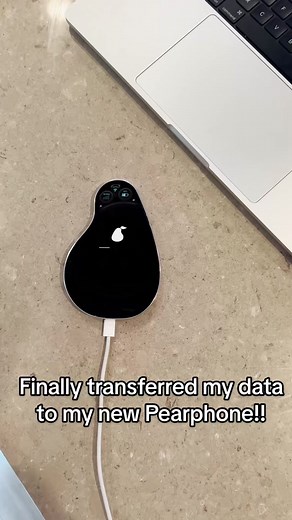 Pear OS is WAYYY better than Apple!!! #pearphone #icarly #victorious #samandcat #nostalgic #nickelodeon #vfx