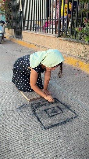 ¡Ayuda a decidir el destino de la placa de YouTube!