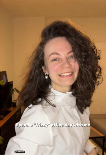 Big, frizzy, and messy 😊 If you’ve been hiding your natural waves or curls for work, this is your sign to embrace your natural hair texture 🥰 #creatorsearchinsights #easyhairstyles #naturalhair #frizzyhair #curlyhair