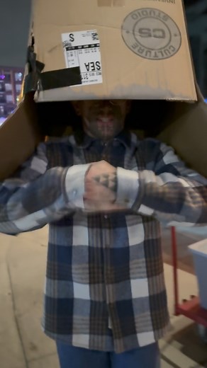 Place your bets - did Henry get his toilet bag back or what? Nov 20 – Detroit, MI @ The Fillmore Detroit Nov 21 – Pittsburgh, PA @ Stage AE Nov 22 – Columbus, OH @ KEMBA Live Nov 23 – Silver Spring, MD @ The Fillmore Silver Spring Nov 25 – Huntington, NY @ The Paramount in Concert with Northwell Nov 26 – Boston, MA @ House of Blues Boston Nov 28 – Allentown, PA @ Archer Music Hall Nov 29 – Charlotte, NC @ The Fillmore Charlotte Nov 30 – Louisville, KY @ Old Forester’s Paristown Hall Dec 2 – Chic