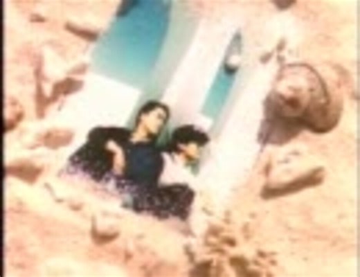 class デビューシングル「夏の日の1993」PV