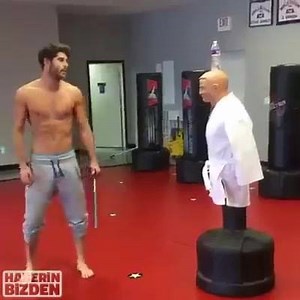 What!!!! 1. For the first time you watch this video, you will get confused with what actually happened!!! 2. You will play it again try to pause in between to see what happens!! 3. You will play it for the 3rd time and realise actually what happens :) Hit LIKE if you followed above steps :) COMMENT if you did not :) To like our page please click https://m.facebook.com/pakistanisindubai | Pakistanis in Dubai | Facebook