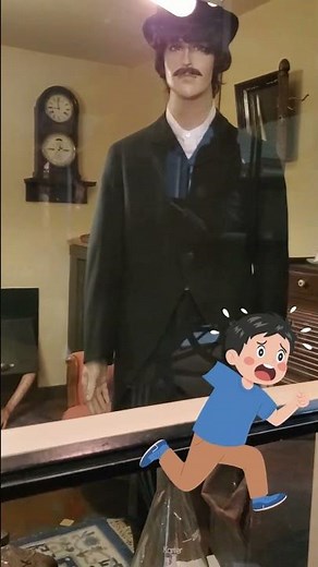 The Fart Wasn’t the Scariest Part… the Arm Was🗿💨🦾 #lolshorts #mannequin #funnyshorts #creepy