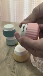 Travel Size Silicone Cream Containers – 1.35oz 40ml Skincare Jars for Creams & Balms, TSA-Approved Refillable Cosmetic Jars with Carrying Pouch (4 Pack)