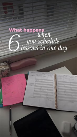 Okay, I had a crazy day recently. I was still recovering after being sick, and somehow I scheduled six lessons in one day. On paper, “six lessons” doesn’t sound that dramatic. But each one is 90 minutes. That’s 9 hours of teaching where you’re fully “on”: listening, explaining, correcting, reacting, supporting, staying focused… nonstop. It’s not just sitting there — it’s constant interaction. Normally I do 4 lessons, maybe 5 max. And if it’s 5, it’s usually shorter sessions. But 6 × 90 minutes i