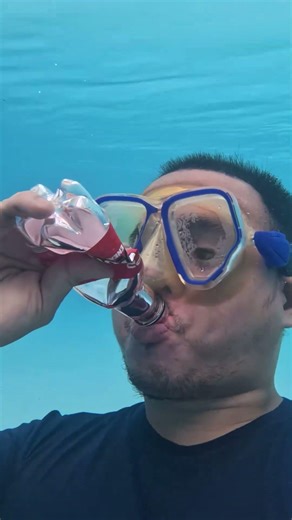 (UNCUT) Dali Python Energy vs Dali Orange Drink & Burp Underwater