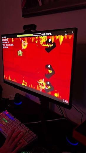 WAAAT (this is not me) #geometrydash #noob