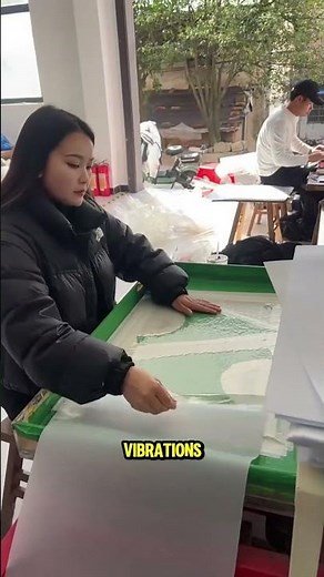 How Does a Rhinestone Shaking Machine Work?