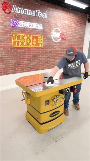 Unboxing our new 5hp Powermatic Shaper!