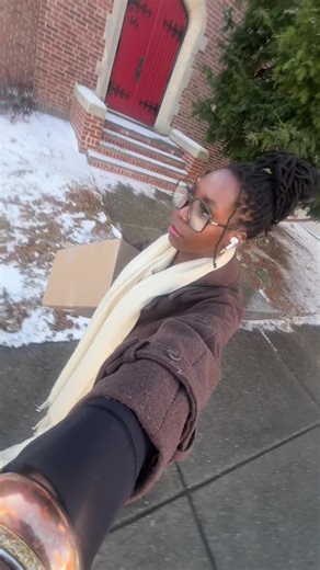 A Day in My Life as a Brandy Melville Employee