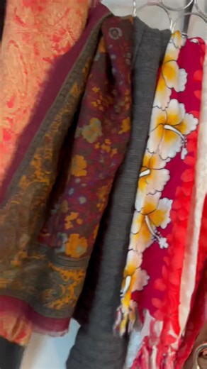 Day 3 of Dress Up Week! #dressup 1950’s when Elvis and Sock Hops were popular. 🎶 Come by and see what nostalgic treasures you can find. The Vintage Whale 446 N Jefferson Tuesday 12-5 Wednesday-Saturday 9-5 See you soon 🫶🏼 I do not own the rights to the music 🎶 Rockin Robin | The Vintage Whale