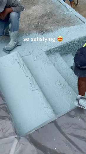 Can you guys what we are doing here?? #outdoorliving #construction #design&build #oasis #sosatisfying #backyardvibes #landscapinglife