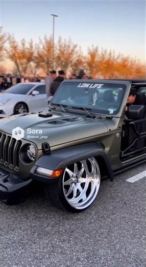 JEEP SPINNERS?! #jeeplife #wheels #slammed #airsuspension #lowlife