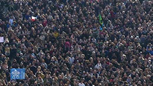 Suivez en direct commenté en français la prière de l'Angélus récitée par Léon XIV place Saint-Pierre. | Vatican News