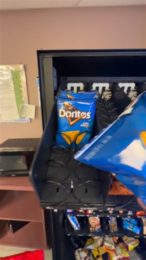 What’s your best hack! #vending #vendingmachines #vendingmachinebusiness #viral #tips | JHVending LLC | Facebook