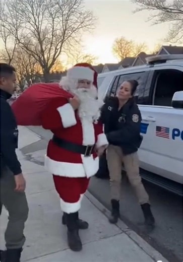 Se llevaron a Santa 😳😳 #humor #humorcubano #cubanosporelmundo #cubanos #comedia