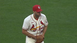 Adam Wainwright fans three