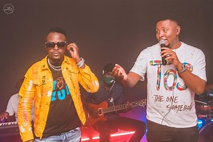 Akondakitale - Gwamba ft. Kell Kay (Studio Performance) Gwamba is one of those guys who invests in live perfomances, If you know him then you will agree with me. He has one of the biggest bands as a Hip Hop artists and the people who play for him ndima seasoned instrumentalists. So please before you diss malawian live acts, take time to appreciate the guys who are doing it and investing in the craft... Band: Mozy Moshu Shumba - 1st Keys Luciano_drummer - Drums Franklin Makhwangwala - Bass Chisom