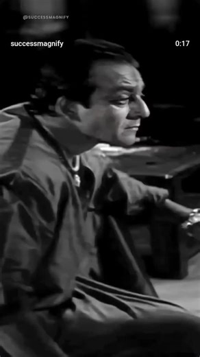 ajit Alone_Boy on Instagram: "🇯🇵 当达到这种速度时，已经不再是地面移动，而是以音速前进 🚀🌍 这段模拟展示了如果以 马赫 1 (约 1330 公里/小时) 的速度乘坐超音速列车穿越日本，会是一种怎样的体验。 目前，日本最快的列车运行速度约为 320 公里/小时，而在如超高速 磁悬浮列车 等先进实验平台上，在受控环境中已经实现了 超过 600 公里/小时 的速度。 这一模拟远远超出了现有水平，探索当代铁路概念进化为真正的超高速系统时，未来将具备怎样的可能性。 要达到这样的速度，仅靠动力是远远不够的。 工程师们正在研究 磁悬浮技术、几乎零摩擦的导轨，以及 真空或低压管道系统，以消除超高速运行中最大的限制因素——空气阻力。 在马赫级别的速度下，哪怕是微小的空气扰动，也会成为严峻的结构性挑战。 因此，未来的超音速铁路构想将依赖于 高精度导向系统、AI 控制的稳定技术，以及在数百公里范围内以毫米级误差建造的基础设施。 一旦实现，如今需要数小时的行程将被缩短到几分钟，这可能从根本上改变 通勤方式、区域经济，以及 大型城市之间的连接方式。 你喜欢科技吗？ #科