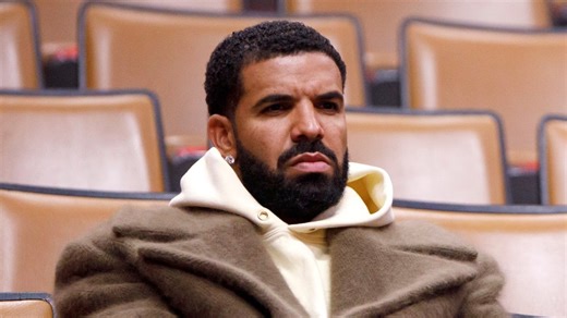 Drake Pelted With Tummy Tuck Jokes After Flexing Six-Pack Abs In Shirtless Selfie - HipHopDX