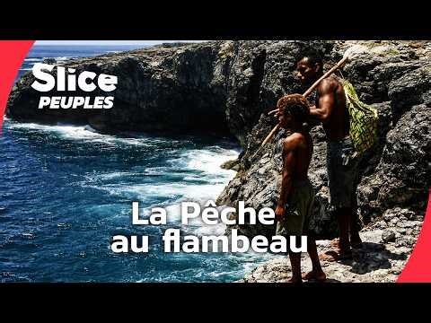 Futuna : la pêche au flambeau sur l’île du Grand Rocher I DOC ENTIER | SLICE PEUPLES