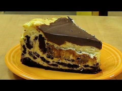 Cookies and Cream Cheesecake (Oreo Style)
