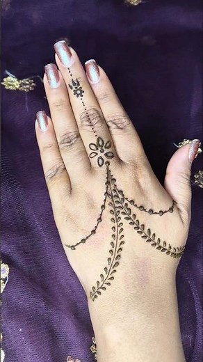 Easy Backhand Mehendi Hack 🌿 Beginner Friendly & Aesthetic #mehandihack #ytshorts #backhandmehndi