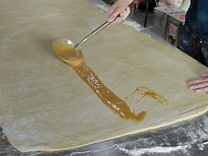 2M views · 10K reactions | baked scallion-stuffed sesame pastry-Taiwanese street food | My Pub | Facebook