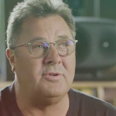 41K views · 1.8K reactions | What’s your #FavoriteCountrySong? Explore the Ken Burns Country Music Experience on Spotify and don’t miss a new episode of #CountryMusicPBS on PBS tonight at 8/7c: https://spoti.fi/KenBurns | Vince Gill | Facebook