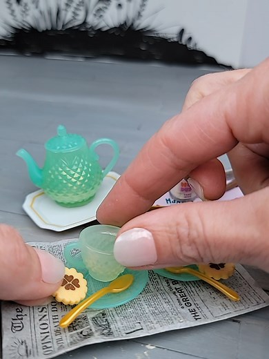 @Miniverse tiny teapot cup 🤭 #teacup #miniature #miniverse #miniversecreator #kellysminiverse