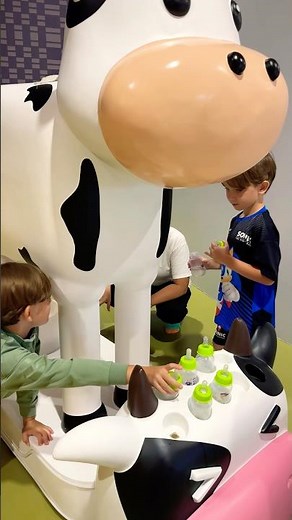 Kids Milking a Cow! 🐄🥛 Too Cute!