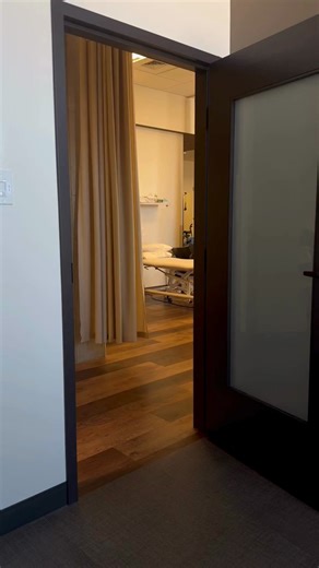 1K views · 14 reactions | «Juste 5 minutes » qu'elle a dit! On connaît la chanson! Courage à nos collègues qui donnent tout, même devant la caméra!  | MSK Quebec | Facebook