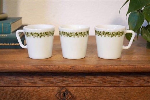 Vintage Pyrex Spring Blossom Green Mugs, Crazy Daisy Milk Glass Coffee Cups - Etsy