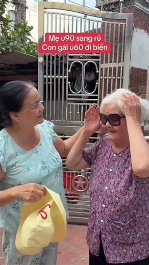 Trendy 90-year-old mom asks her 60-year-old daughter to go to the beach #trending #family #trend ...