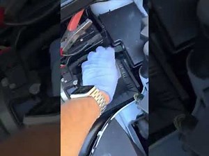 How to replace the battery of the Ford Transit Connect