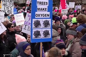 ‘Angry and Frustrated’: Thousands Protest Trump Days Before His Inauguration